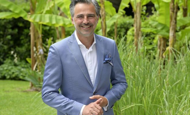 Beppe Convertini celebra raccontandosi le prime 100 puntate di Linea Verde