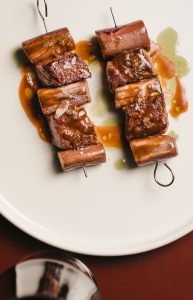 Spiedini di Wagyu ph press