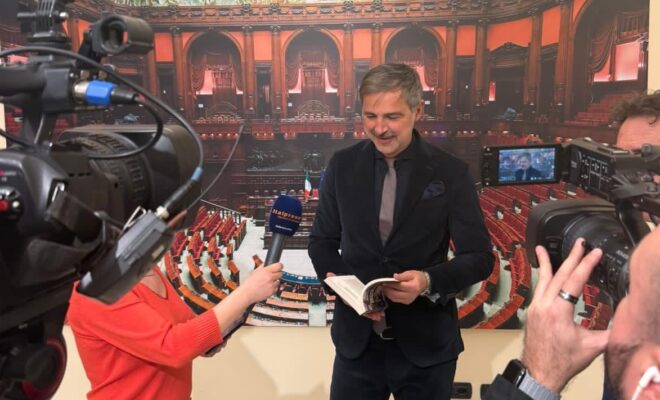 Beppe Convertini - Il Paese delle Tradizioni ph Press