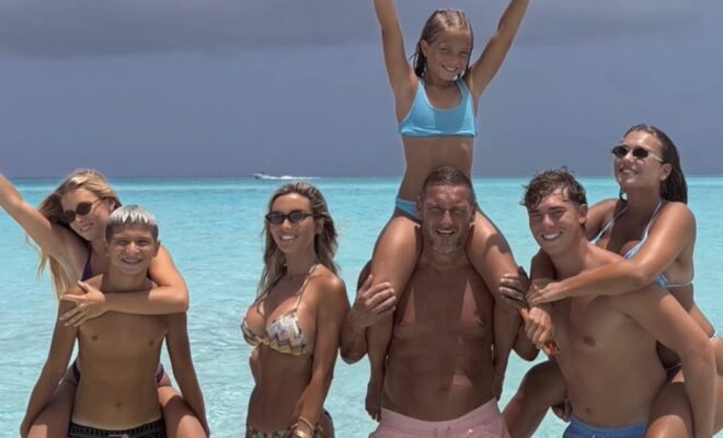 Totti ai Caraibi con i figli ph IG