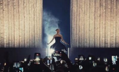 Celine Dion sul palco Parigi ph IG